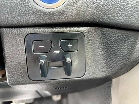 Used 2022 Toyota Tundra Limited w/ Power Package AWD/4WD image 38