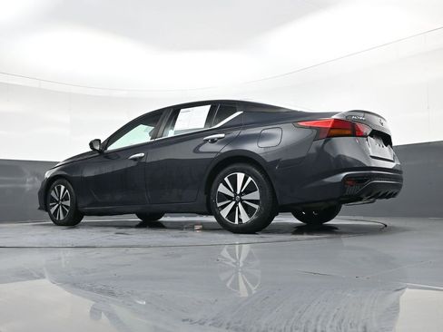 Used 2022 Nissan Altima 2.5 SV image 36