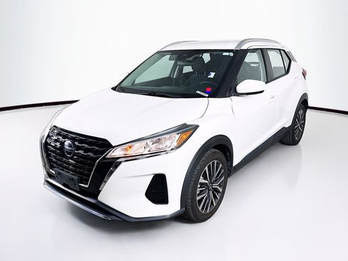 Used 2021 Nissan Kicks SV FWD image 4