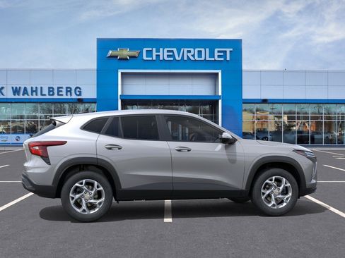 New 2026 Chevrolet Trax LS w/ LS Convenience Package FWD image 29