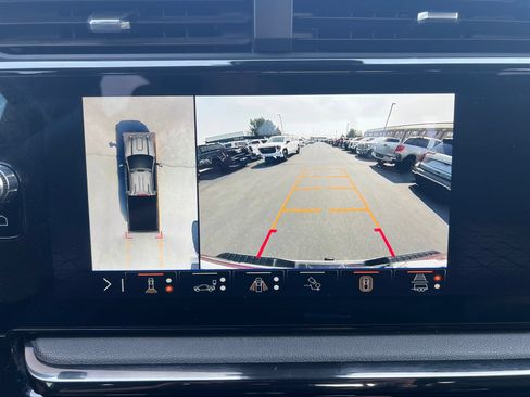 Used 2025 GMC Sierra 3500 AT4 w/ AT4 Premium Plus Package AWD/4WD image 21