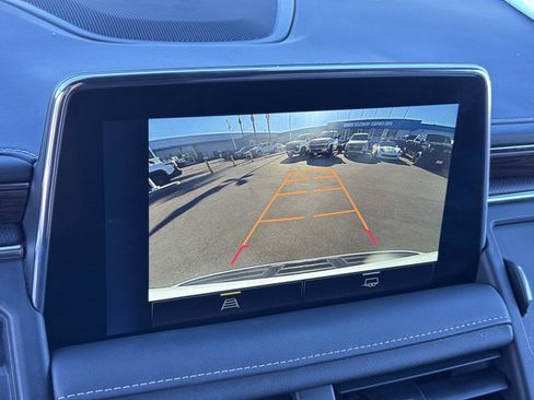 Used 2023 Chevrolet Suburban Premier image 16