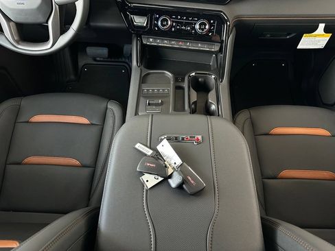 New 2026 GMC Sierra 2500 AT4 w/ AT4 Premium Plus Package AWD/4WD image 20