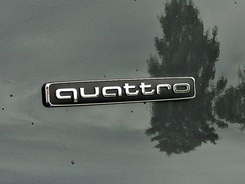 Used 2025 Audi Q5 Premium w/ Convenience Package AWD/4WD image 32