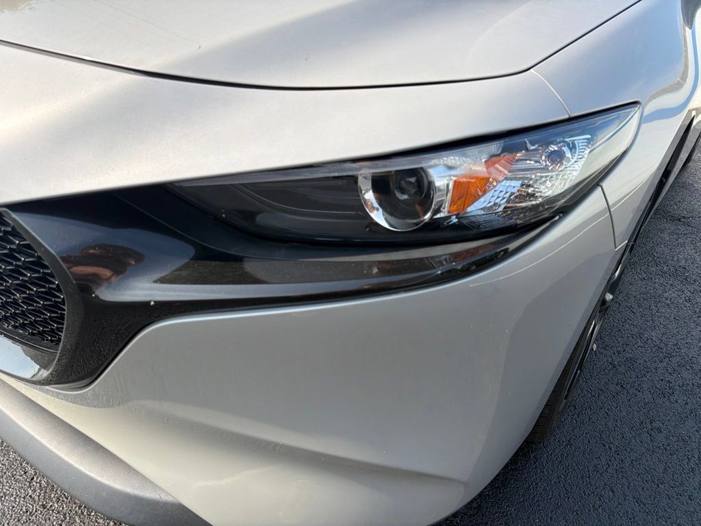 Used 2024 MAZDA MAZDA3 s FWD image 9