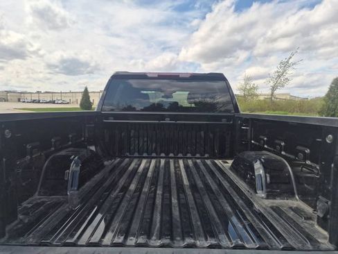 Used 2024 Chevrolet Silverado 1500 LT AWD/4WD image 11