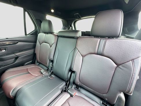 Certified 2025 Honda Pilot Black Edition image 26