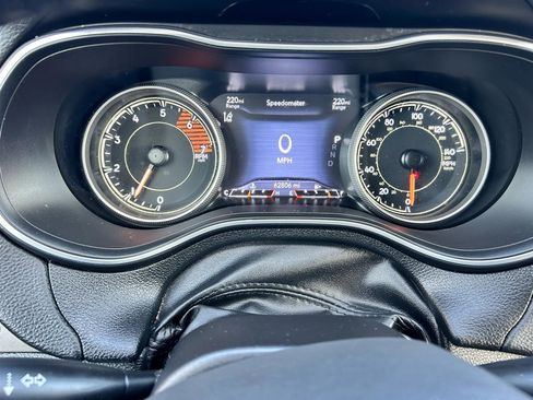 Used 2021 Jeep Cherokee Limited image 5