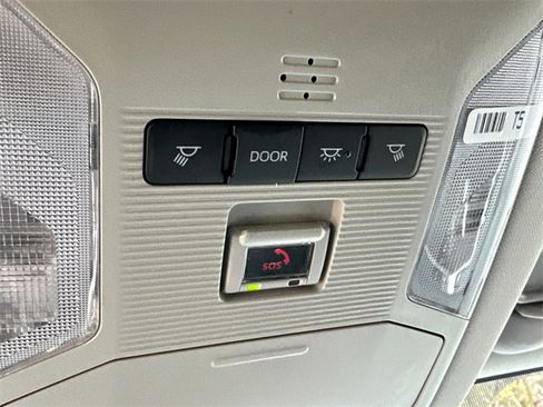 Used 2025 Toyota RAV4 XLE image 30