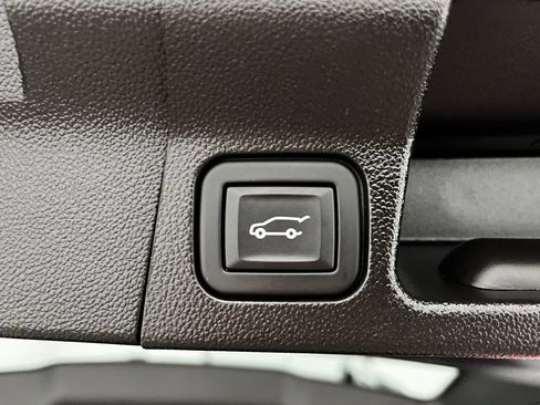 Used 2023 GMC Acadia SLT AWD/4WD image 11