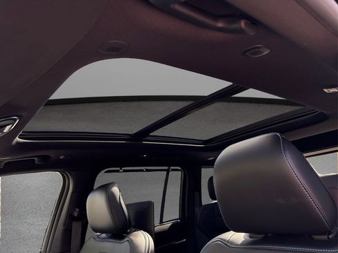 Used 2024 Jeep Grand Cherokee Trailhawk w/ Advanced Protech Group II image 23