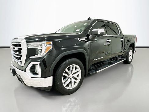 Used 2020 GMC Sierra 1500 SLT RWD image 3