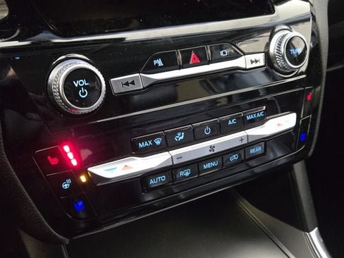 Used 2021 Ford Explorer Limited w/ Equipment Group 301A image 26