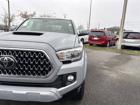 Used 2019 Toyota Tacoma TRD Sport image 9