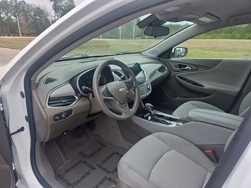 Used 2025 Chevrolet Malibu LT image 17