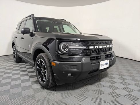 Certified 2025 Ford Bronco Sport Outer Banks w/ Outer Banks Tech Package+ AWD/4WD image 1