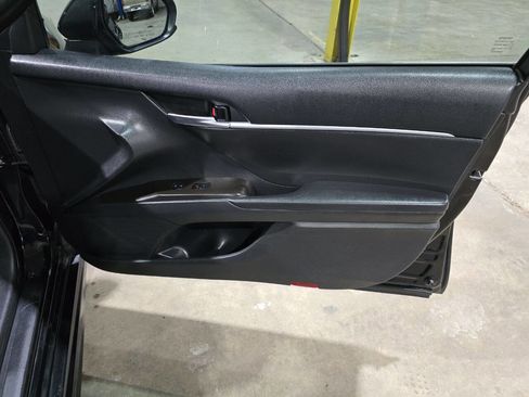 Used 2021 Toyota Camry SE image 34