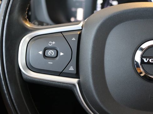 Used 2018 Volvo XC60 T6 Momentum w/ Vision Package image 48