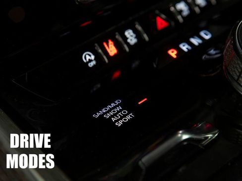 Used 2024 Jeep Wagoneer L Series III w/ Flexible Seating Group AWD/4WD image 40