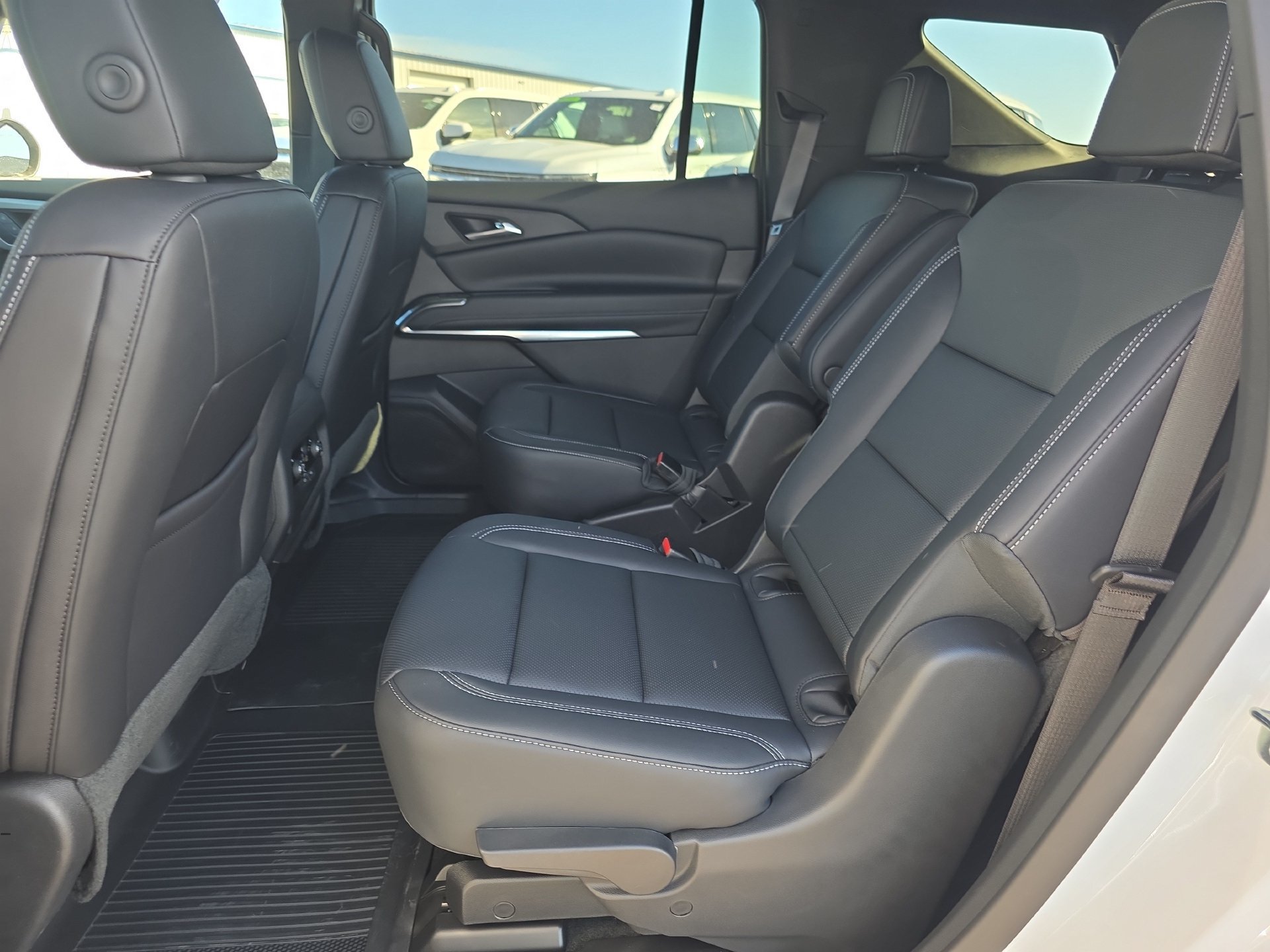 New 2027 Chevrolet Traverse LT w/ Driver Confidence Package FWD image 15