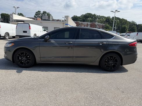 Used 2020 Ford Fusion SE w/ Equipment Group 151A FWD image 6