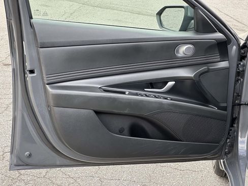 Used 2023 Hyundai Elantra SEL w/ Convenience Package FWD image 16