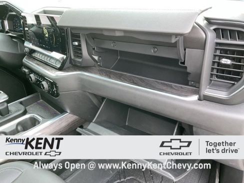 Certified 2022 Chevrolet Silverado 1500 LTZ w/ Technology Package image 24