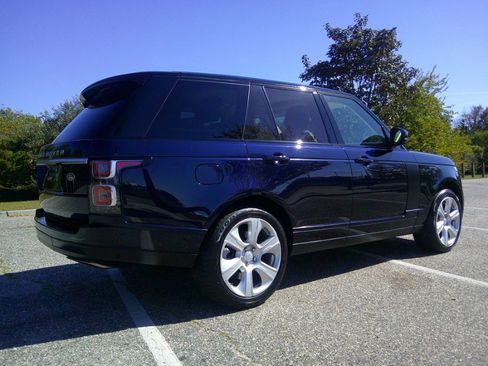 Used 2020 Land Rover Range Rover HSE image 4