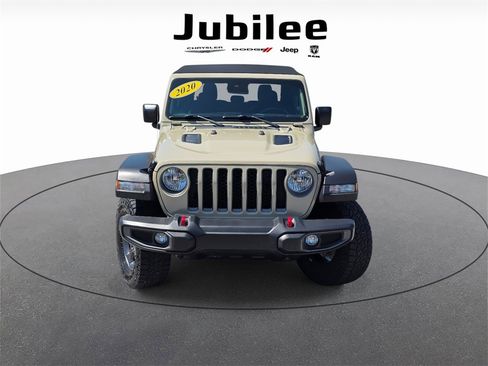 Used 2020 Jeep Gladiator Rubicon image 2