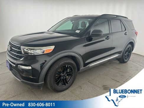 Certified 2021 Ford Explorer XLT w/ Equipment Group 202A RWD image 1
