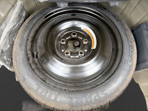 Used 2024 Nissan Altima 2.5 SV image 36