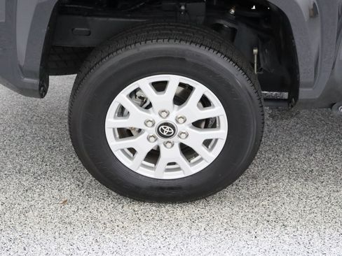 Certified 2025 Toyota Tacoma SR5 AWD/4WD image 6