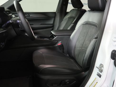 New 2025 Jeep Grand Cherokee L Altitude image 24