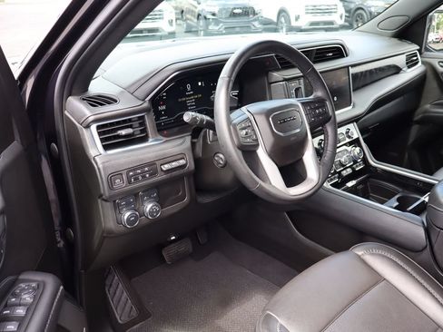 Used 2023 GMC Yukon Denali AWD/4WD image 4