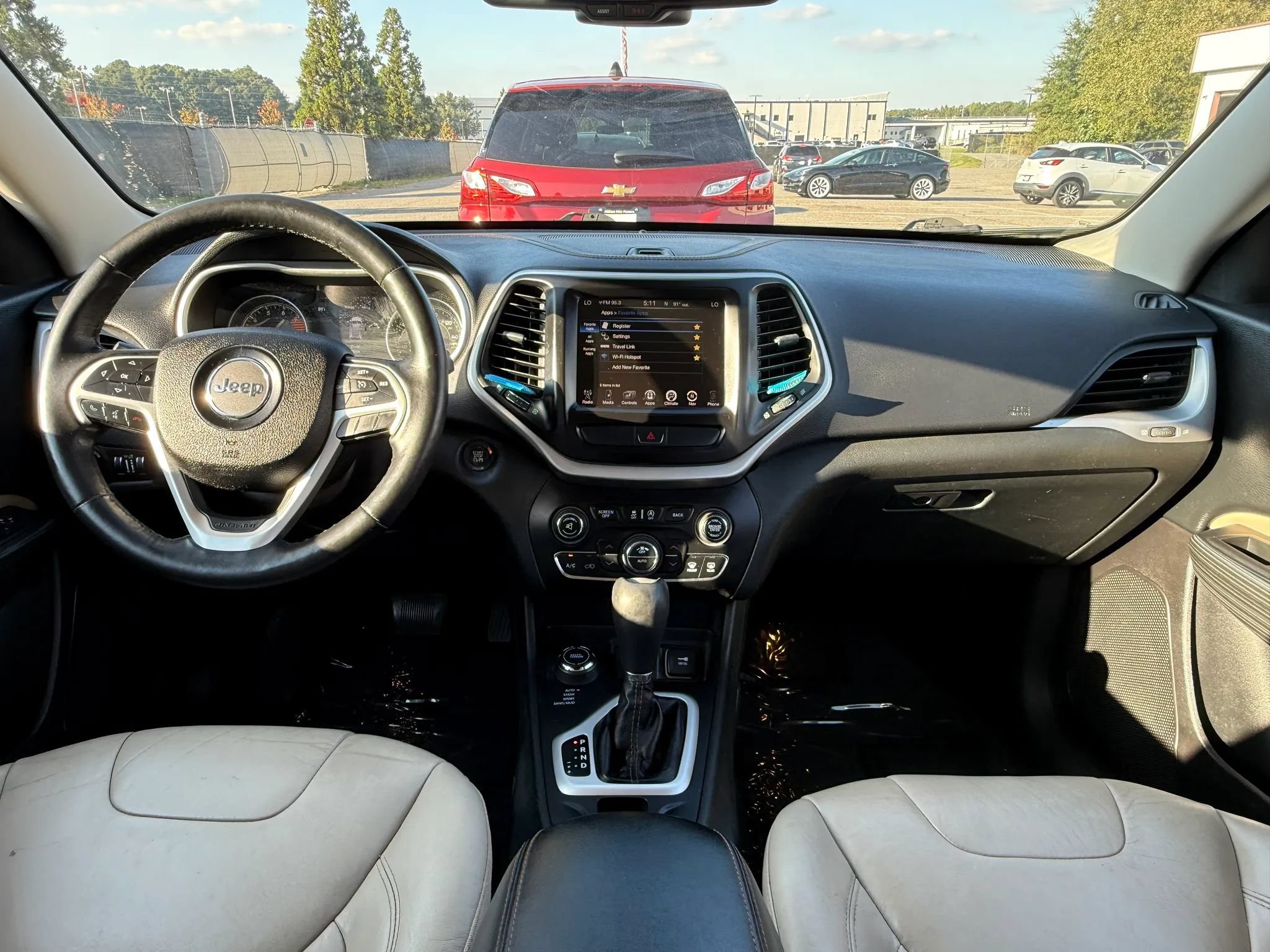 Used 2016 Jeep Cherokee Limited w/ Trailer Tow Group AWD/4WD image 3