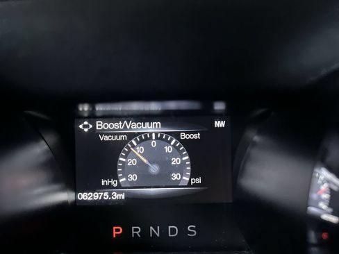 Used 2017 Ford Mustang Coupe RWD image 15