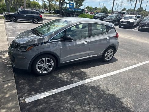 Used 2020 Chevrolet Bolt LT FWD image 10