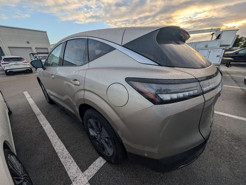 New 2025 Nissan Murano SL image 9