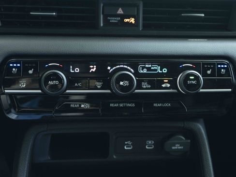 Used 2026 Honda Pilot Black Edition image 33