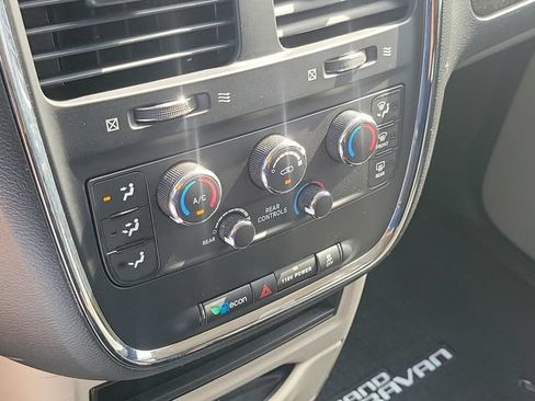 Used 2017 Dodge Grand Caravan SE w/ Power Window Group FWD image 22