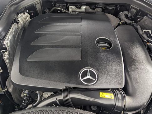Used 2021 Mercedes-Benz GLC 300 4MATIC image 9