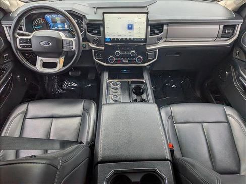 Used 2024 Ford Expedition Max XLT image 18