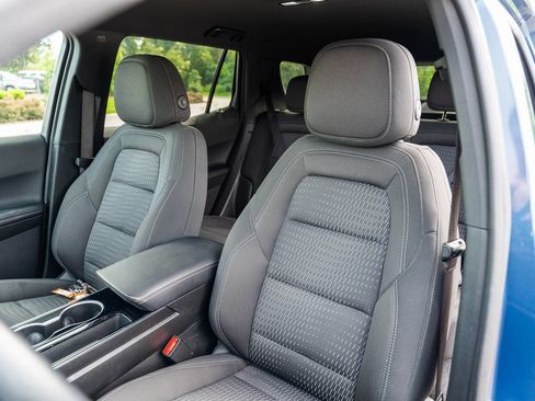 Used 2025 Chevrolet Equinox LT FWD image 19