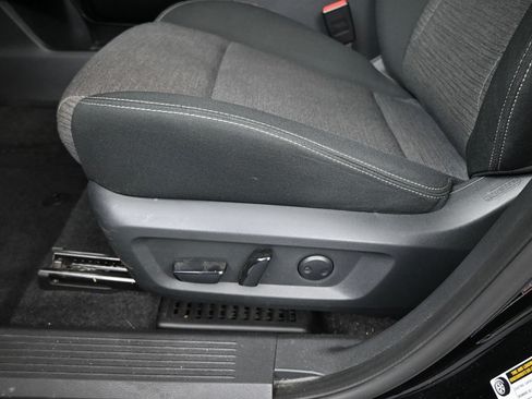 Certified 2023 Nissan Rogue SV FWD image 10