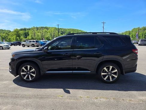 Used 2024 Honda Pilot Touring image 4