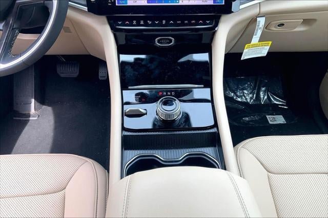 New 2026 Jeep Grand Cherokee Limited w/ Luxury Tech Group II AWD/4WD image 34
