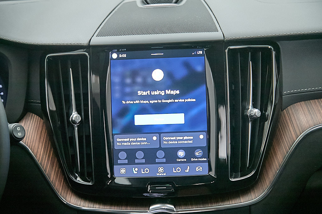 Certified 2024 Volvo XC60 B5 Ultimate w/ Climate Package AWD/4WD image 29