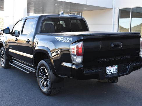 Used 2022 Toyota Tacoma TRD Sport w/ TRD Premium Sport Package image 9