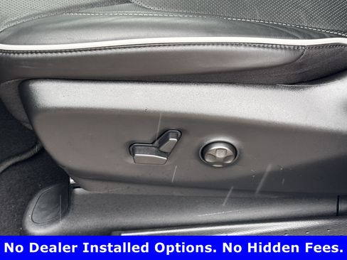 Used 2026 Chrysler Pacifica Limited FWD image 29