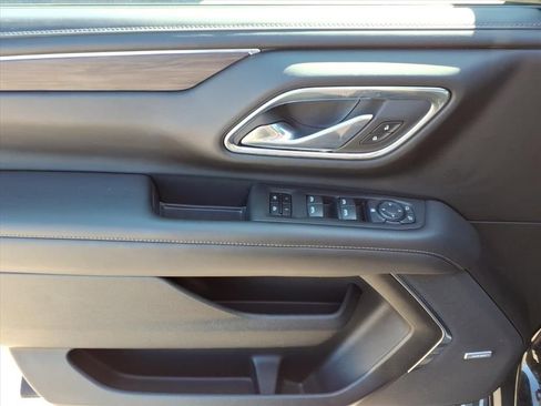 Used 2023 Chevrolet Suburban LT image 17